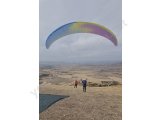 SKY PARAGLIDERS EN A KANAT